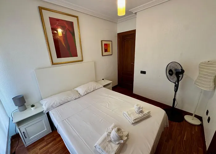 Apartamento Reyes De España / Free Parking&wi Fi